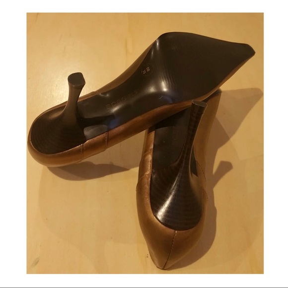 BCBG Pointed Heels - Picture 3 of 4